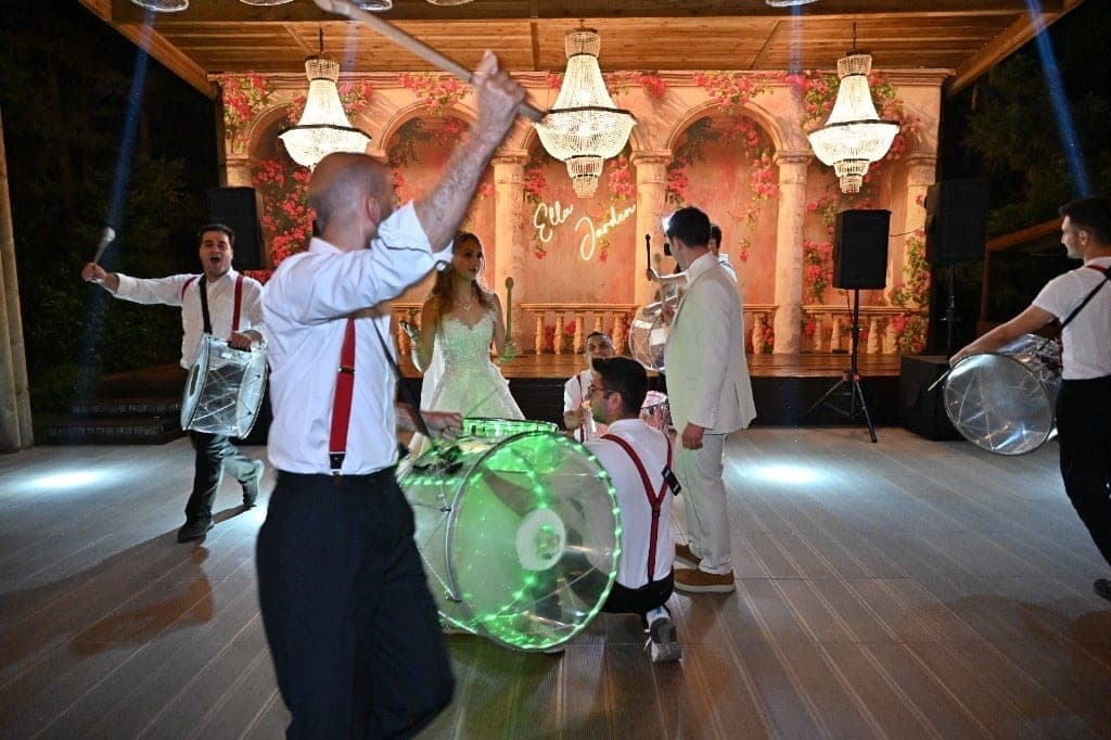 Sünnet zaffesi — LED davul ekibi performansı
